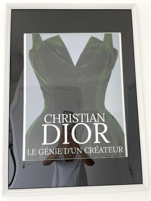 Joli 2 Pieces, A Cote Du Musee Dior Apartment *